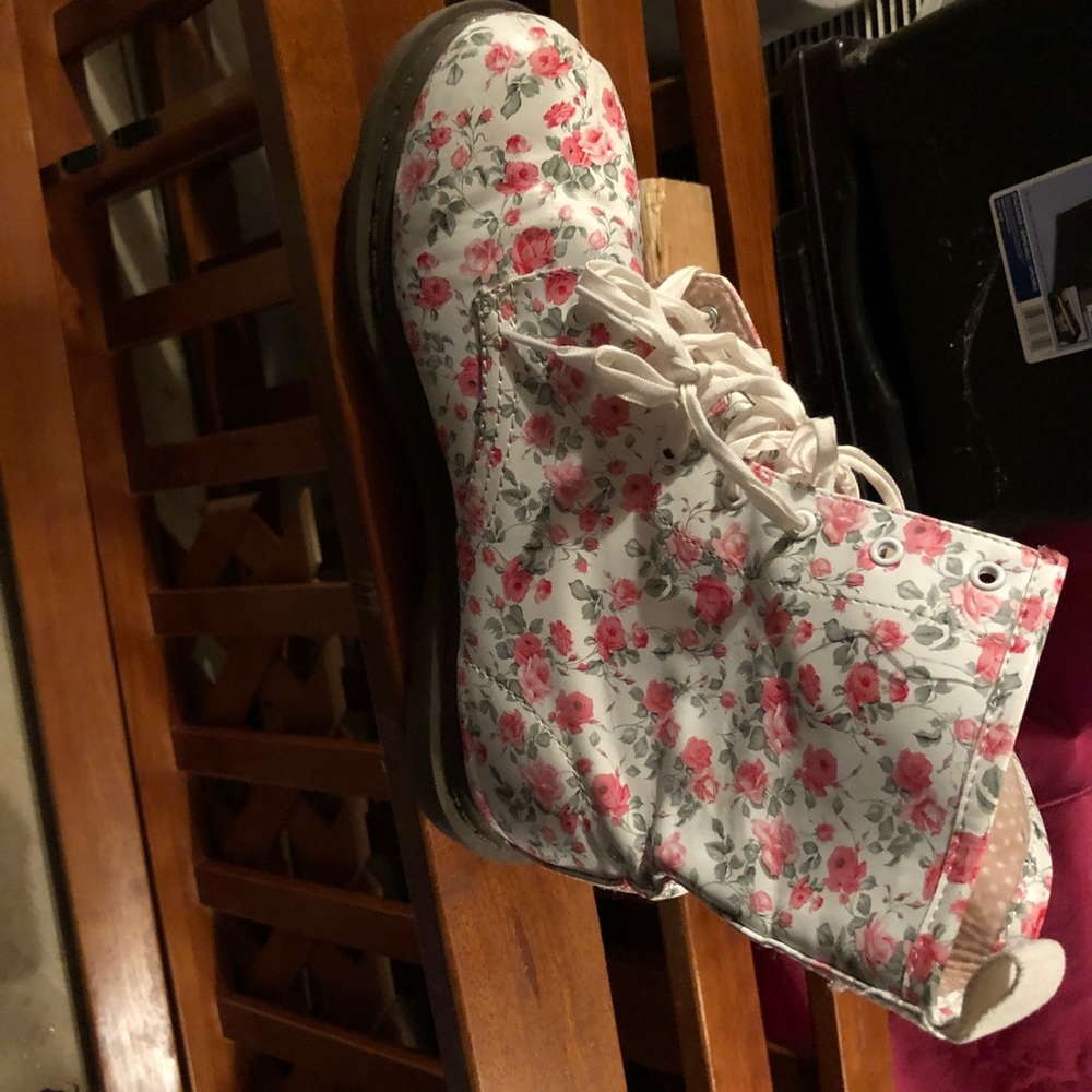 Hardly worn boots